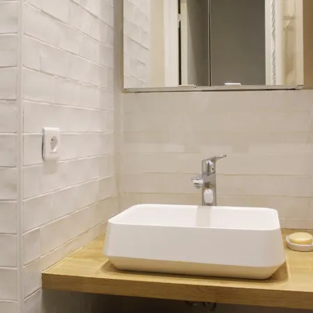 38 M Near Place De La Nation Appartement *